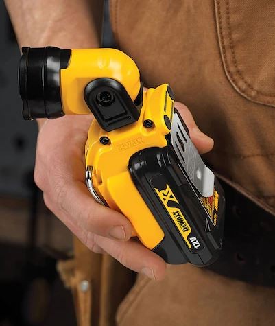 Linterna LED DEWALT XR 10,8V sin cargador/batería DCL510N-XJ