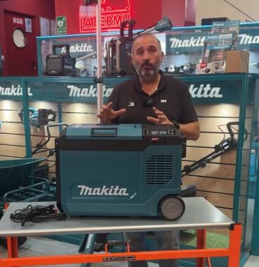Nevera a bateria frio/calor 40V MAX XGT 23L Makita CW006GZ