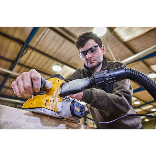 Cepillo Eléctrico 1050W 82mm Anchura de Corte Dewalt D26500