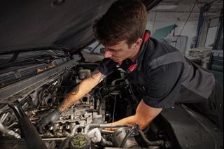 Linterna de Cuello L4 REDLITHIUM USB-C TRUEVIEW 400 Lúmenes Milwaukee L4 NL400-301