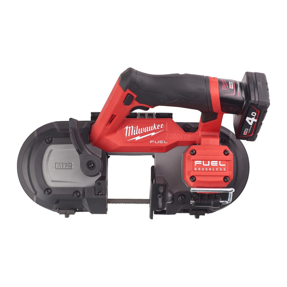 Sierra de banda 64mm M12 FUEL con 2 Baterías 4.0Ah, Cargador y Maletín Milwaukee M12 FBS64-402C