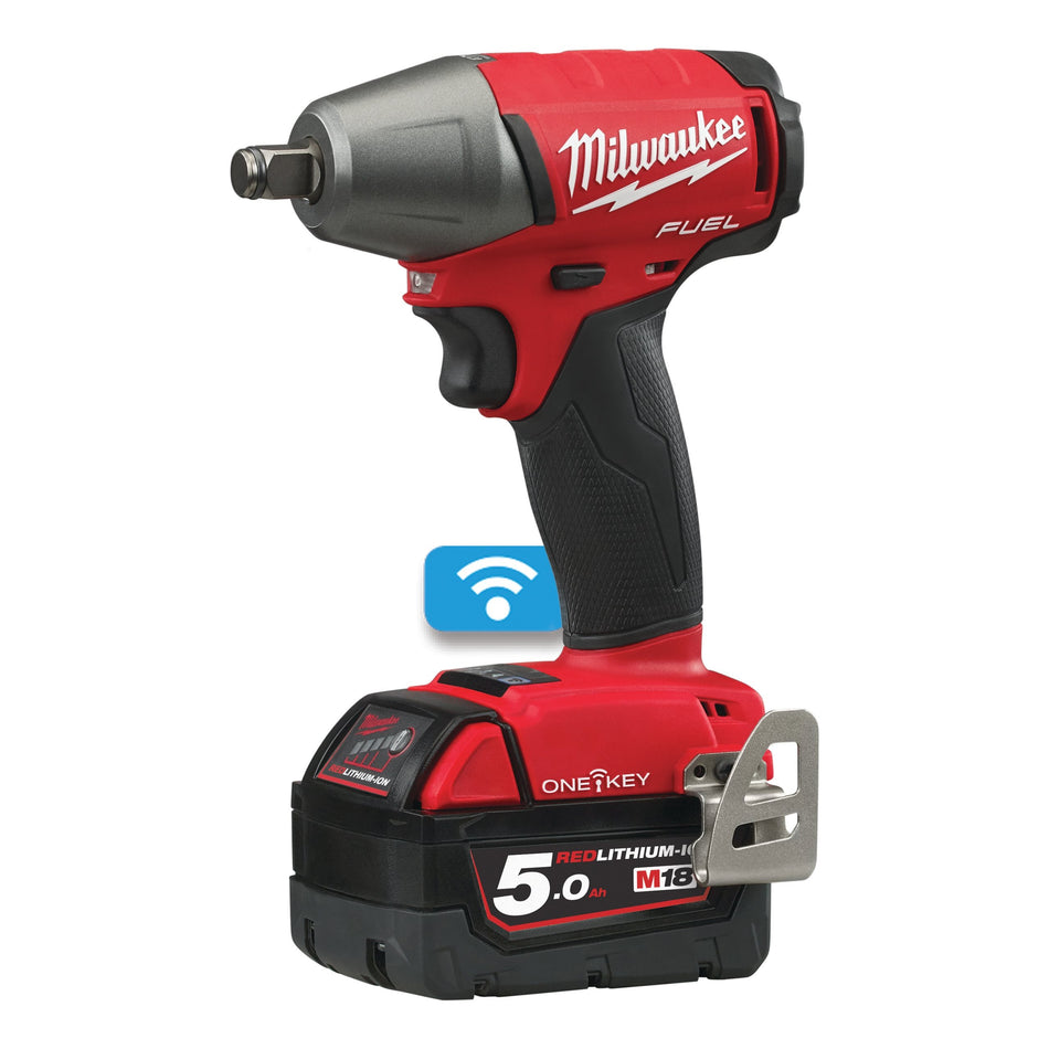 Llave de Impacto 1/2 M18 FUEL ONE-KEY con Anillo de Retención, 2 Baterías 5.0 Ah, Cargador Rápido y Maletín Milwaukee M18 ONEIWF12-502X
