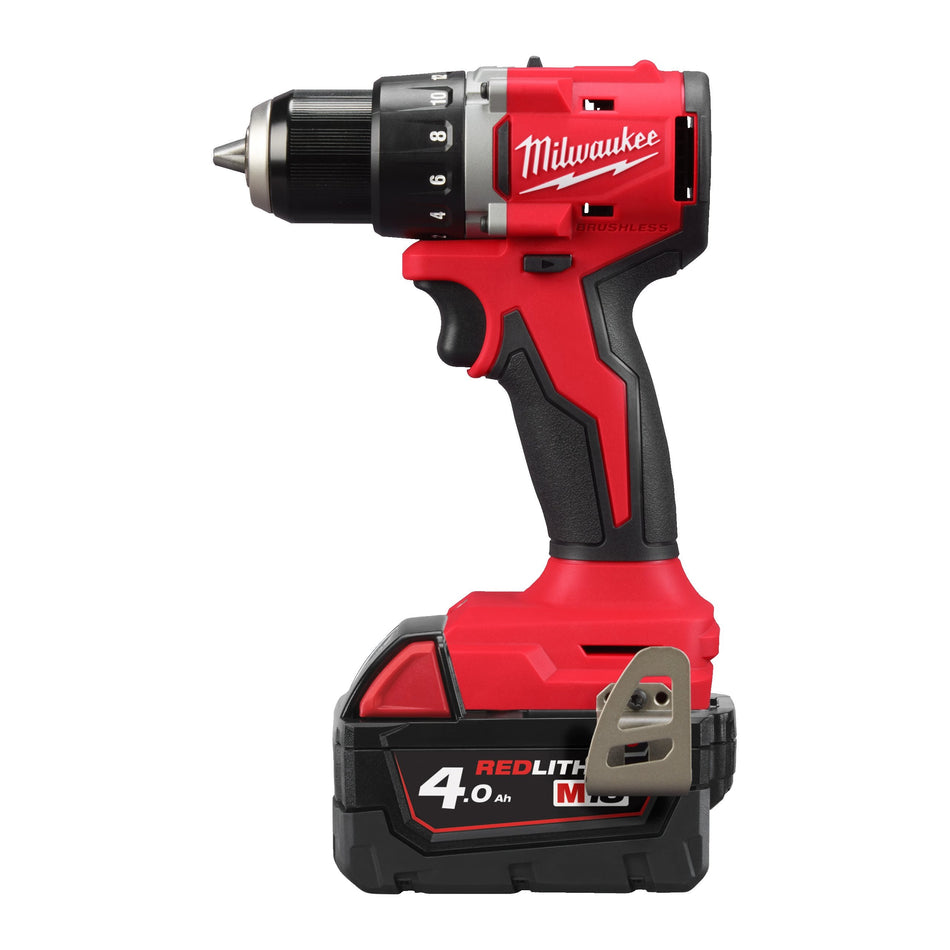 Taladro Atornillador Compacto M18 sin Escobillas BLDDRC con 2 Baterías 2.0 Ah, Cargador Multivoltaje y Maletín Milwaukee M18 BLDDRC-202C