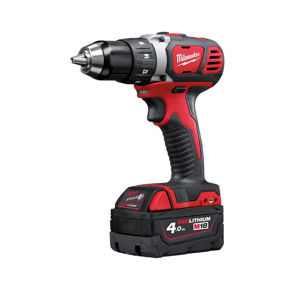 Taladro Atornillador Compacto M18 BDD con 2 Baterías 4.0 Ah, Cargador Multivoltaje y Maletín Milwaukee M18 BDD-402C