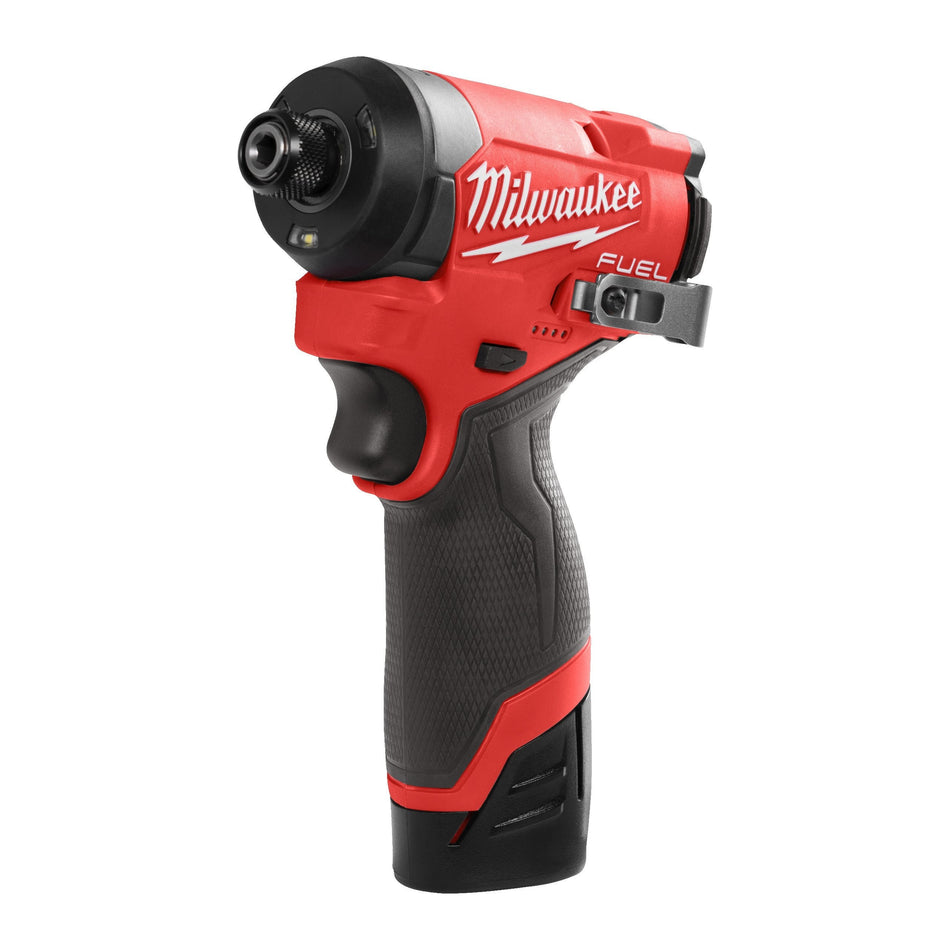 Atornillador de Impacto Subcompacto M12 FID2 FUEL™ Milwaukee 1/4" Hex con 2 Baterías 2.0Ah, Cargador y Maletín HD-Box M12 FID2-202X
