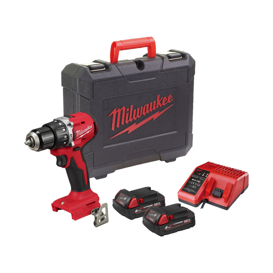 Taladro Percutor Compacto M18 sin Escobillas BLPDRC con Batería 4.0 Ah, Batería 2.0 Ah, Cargador Multivoltaje y Maletín Milwaukee M18 BLPDRC-422C