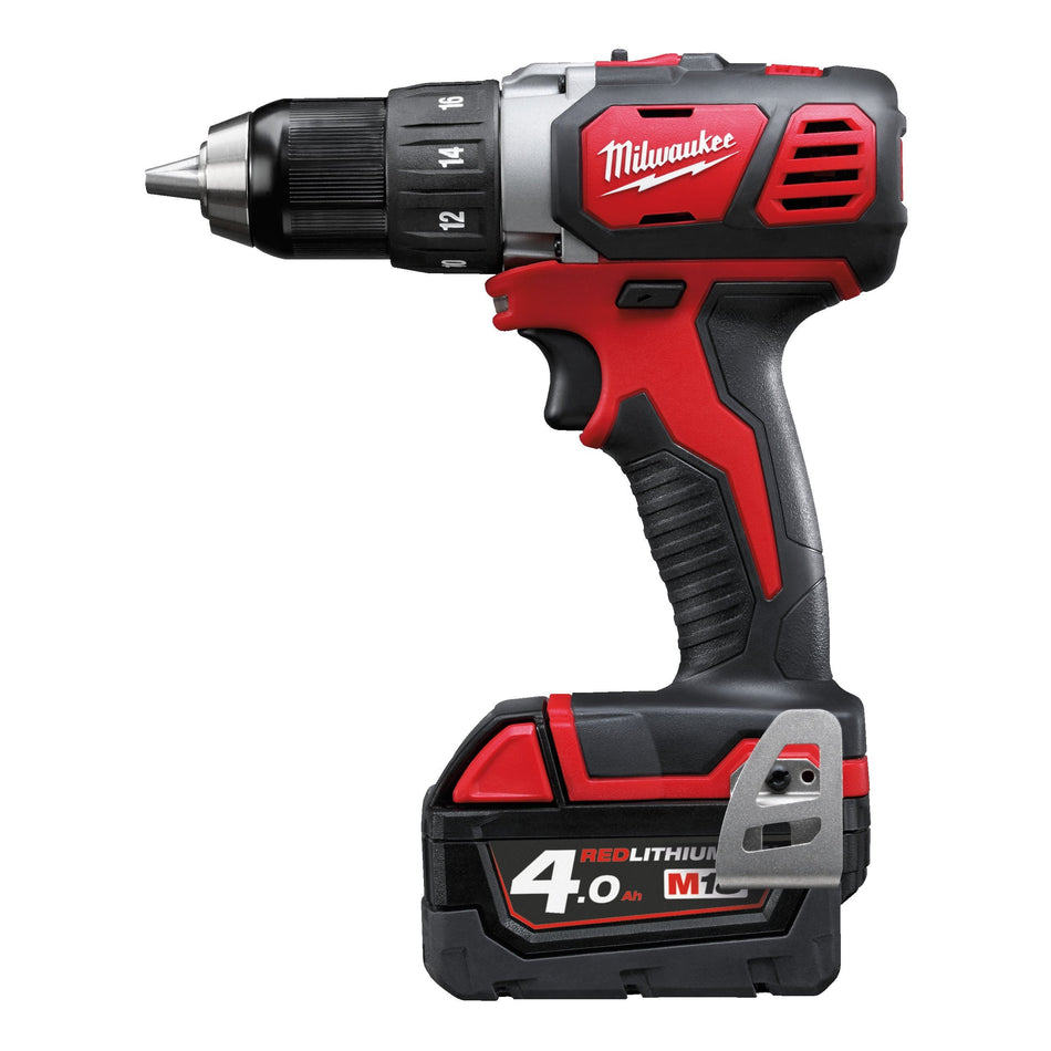 Taladro Atornillador Compacto M18 BDD con 2 Baterías 4.0 Ah, Cargador Multivoltaje y Maletín Milwaukee M18 BDD-402C