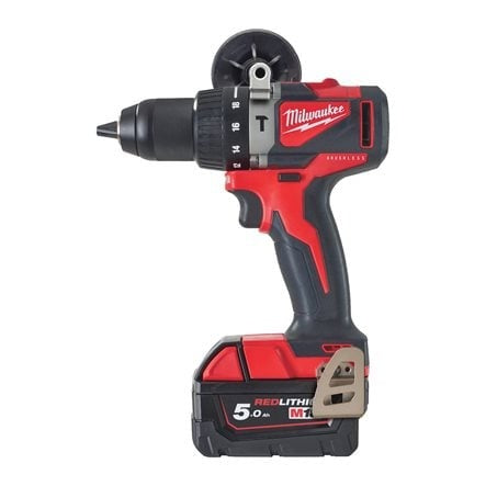 Taladro Percutor M18 sin Escobillas BLPD2 con 2 Baterías 5.0 Ah, Cargador Rápido y Maletín Milwaukee M18 BLPD2-502X