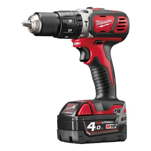 Taladro Percutor Compacto M18 BPD con 2 Baterías 2.0 Ah, Cargador Multivoltaje y Maletín Milwaukee M18 BPD-202C