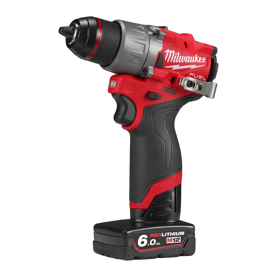Taladro Atornillador Subcompacto M12 FUEL FDD2 con 2 Baterías 6.0 Ah, Cargador y Maletín Milwaukee M12 FDD2-602X