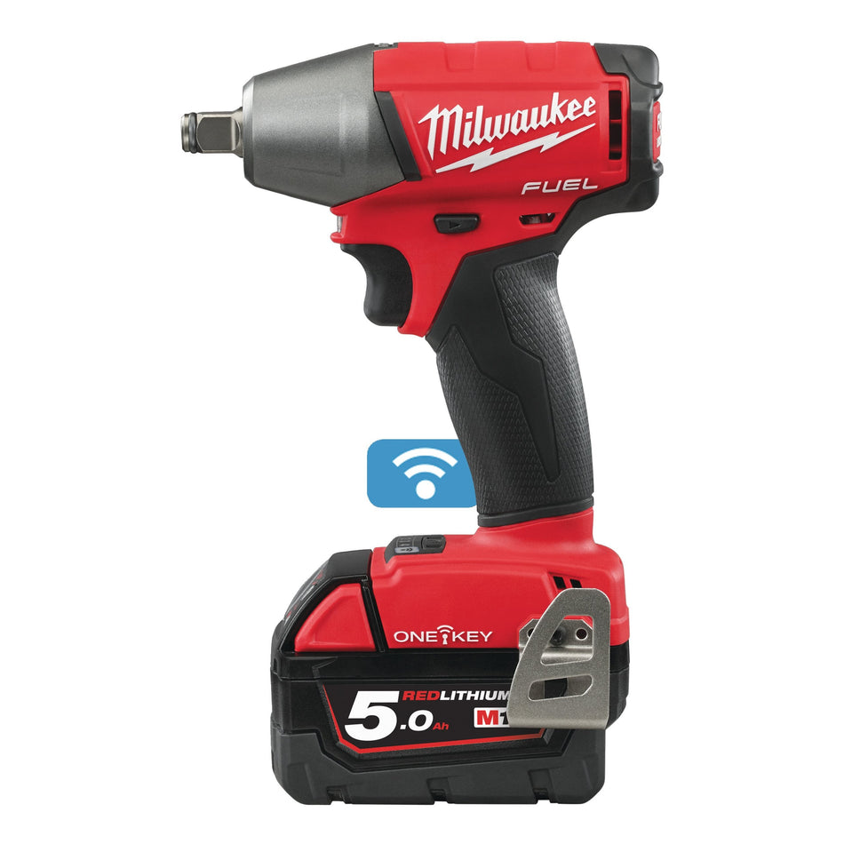 Llave de Impacto 1/2 M18 FUEL ONE-KEY con Anillo de Retención, 2 Baterías 5.0 Ah, Cargador Rápido y Maletín Milwaukee M18 ONEIWF12-502X